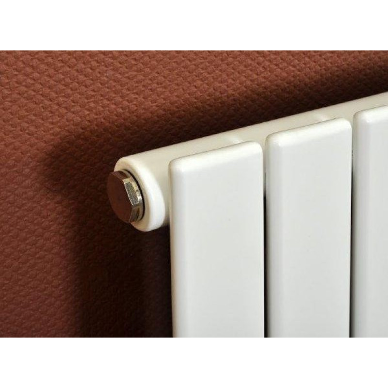 Дизайнерский вертикальный радиатор отопления Betatherm Blende 394x1400x45 RAL 9016M White