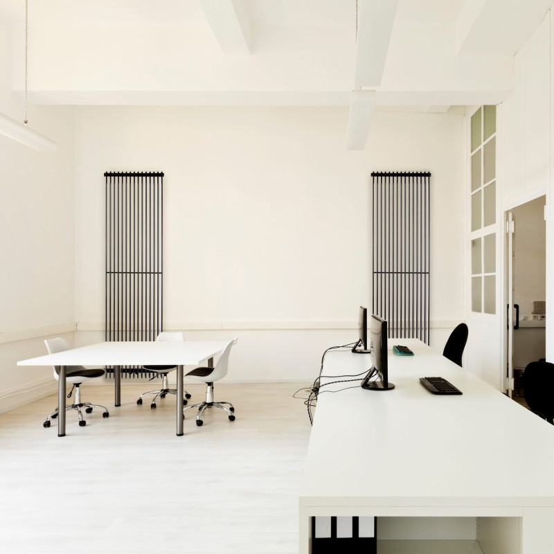 Дизайнерский вертикальный радиатор отопления Betatherm Metrum 465x1800x92 RAL 9005M Black