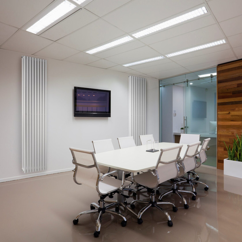 Дизайнерский вертикальный радиатор Betatherm Praktikum 349x1600x79 RAL 9016M White
