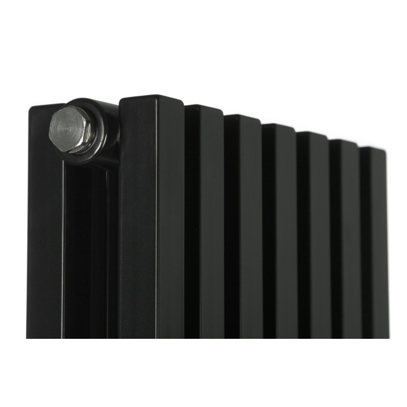 Дизайнерский вертикальный радиатор Betatherm Quantum 285x1800x79 RAL 9005M Black