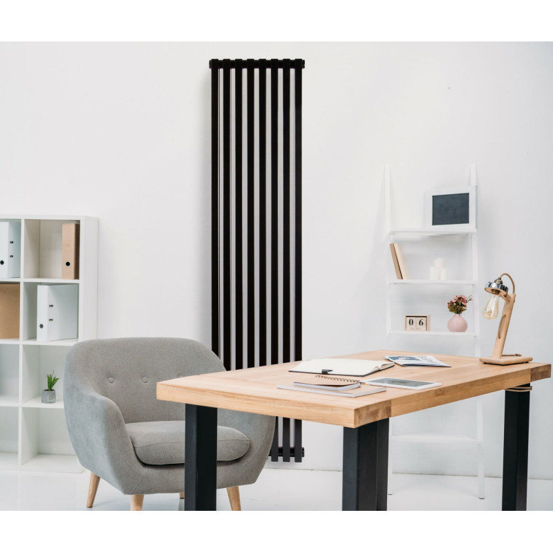 Дизайнерский вертикальный радиатор отопления Betatherm Quantum 325x1500x79 RAL 9005M Black